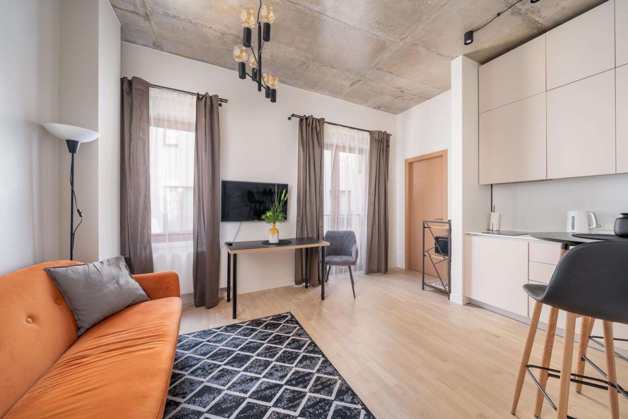 Cosy Old Town Flat In A Modern Secured Apt. Block 公寓