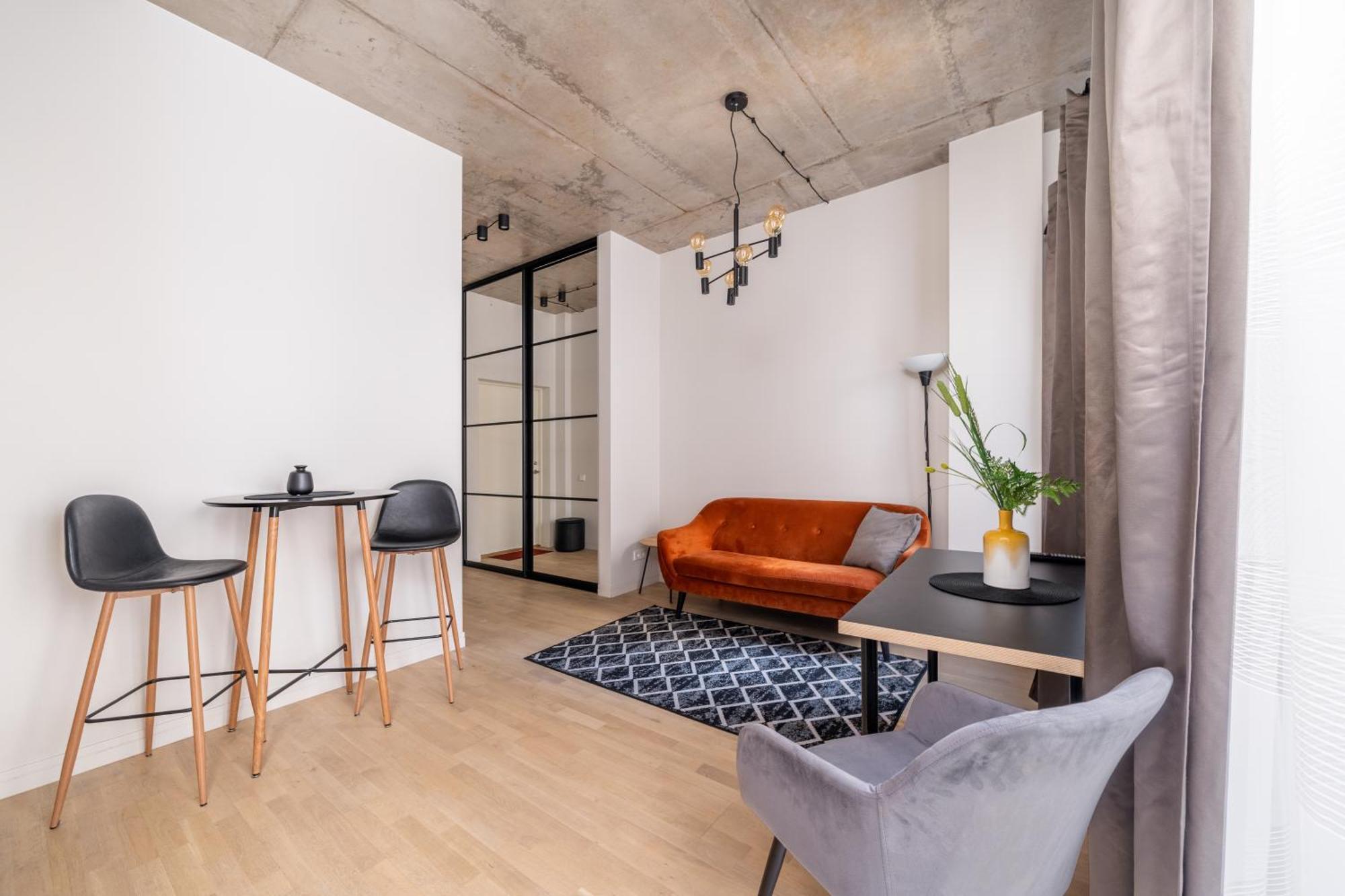 Cosy Old Town Flat In A Modern Secured Apt. Block 公寓 *